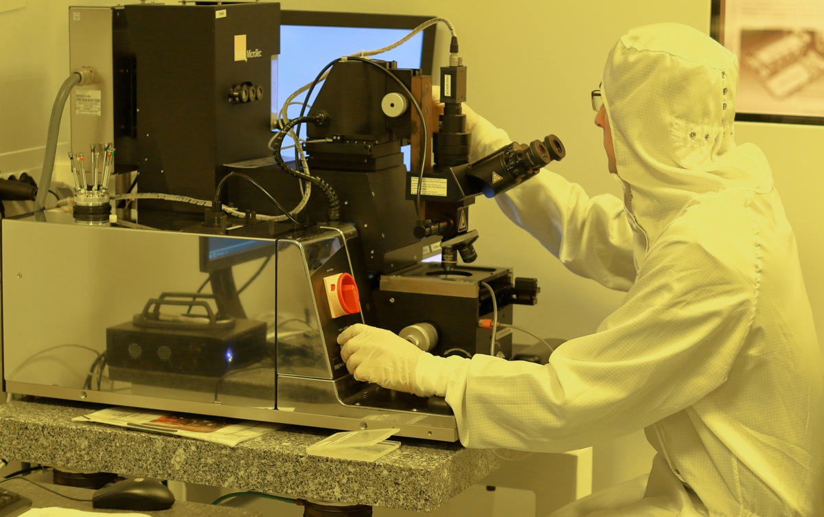 Semiconductor Packaging and Testing